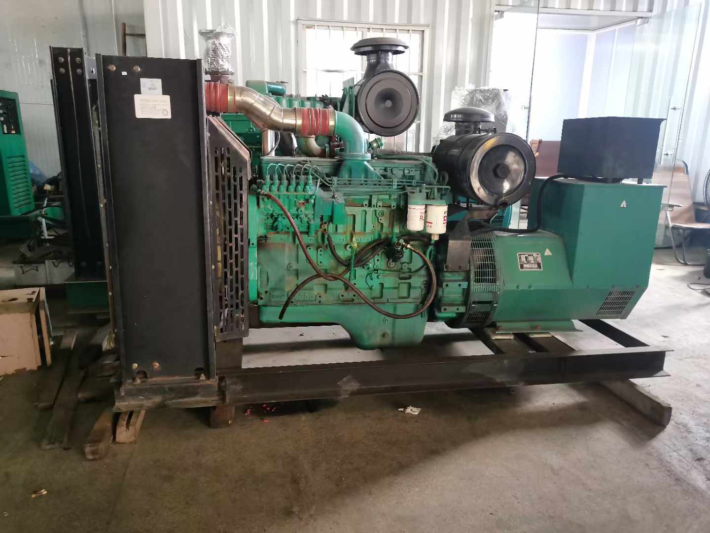 扶风发电机租赁如何确定电缆的承载电流是否在安全范围内？