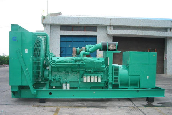 扶风工厂发电机应急发电时如何更准确地检查发电机状态？